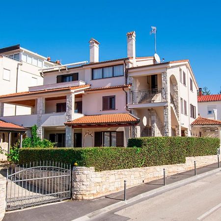 Holiday Apartment 50M From The Beach Пиешчана Увала Екстериор снимка