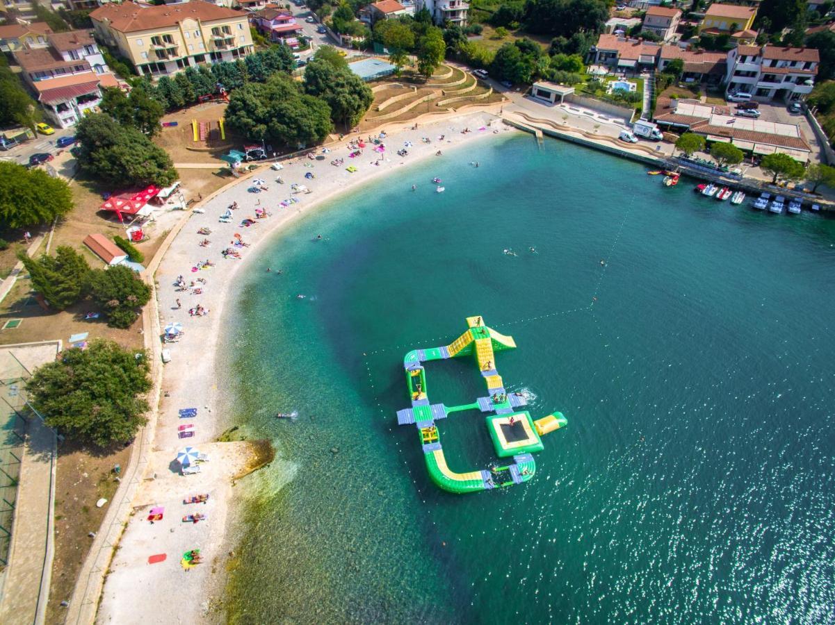 Holiday Apartment 50M From The Beach Пиешчана Увала Екстериор снимка