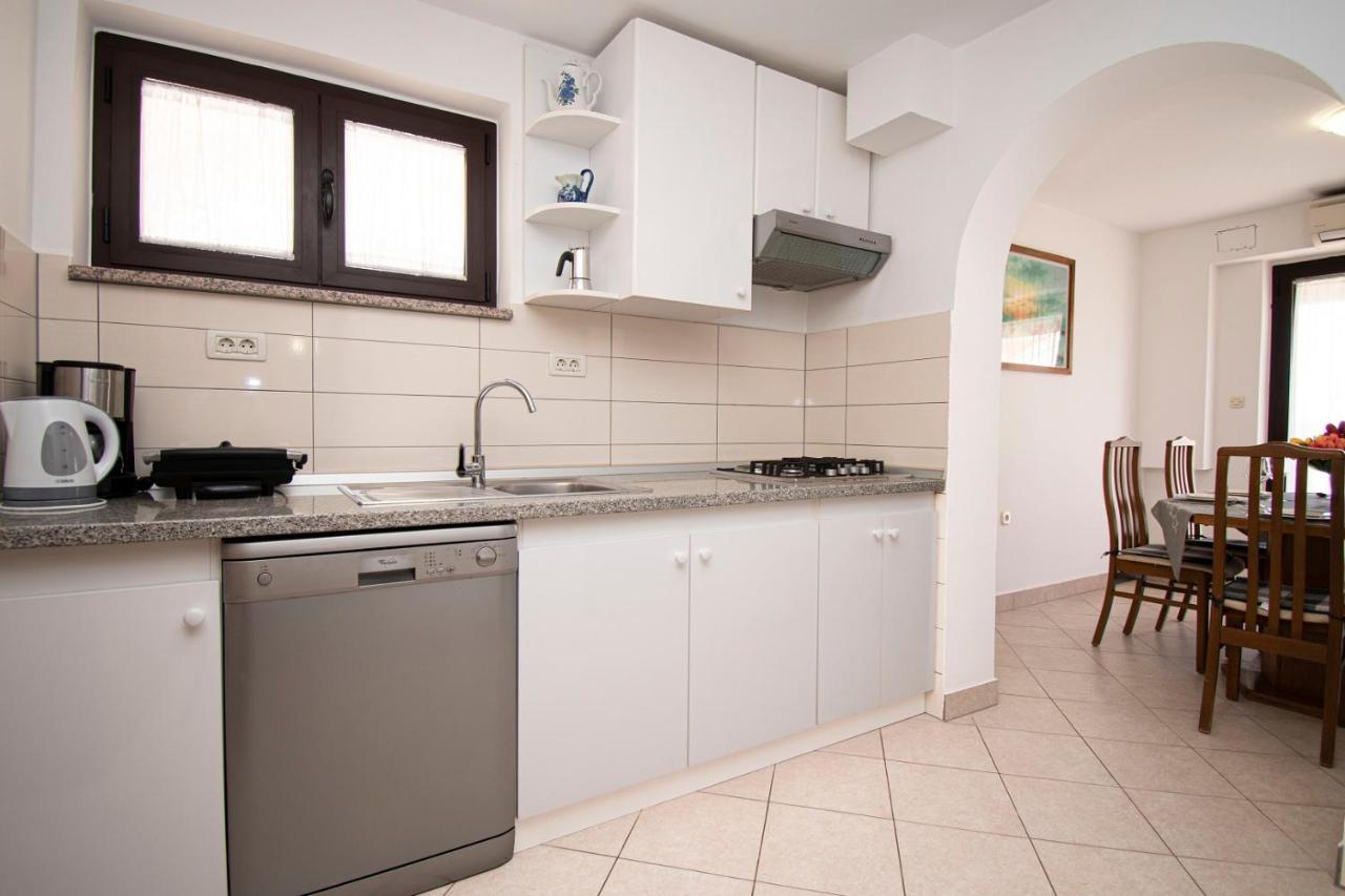 Holiday Apartment 50M From The Beach Пиешчана Увала Екстериор снимка